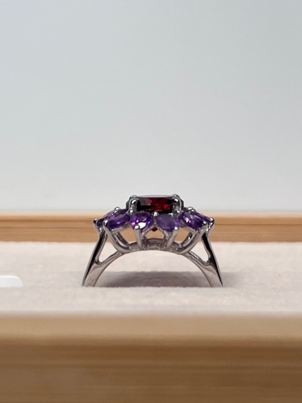 R131 | Genuine Garnet & Amethyst Statement Flower Ring - Picture 4 of 8